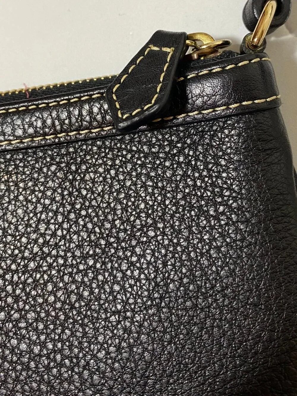 VINTAGE DOONEY & BOURKE Black Pebbled Leather Wristlet Duck Logo Red Lining